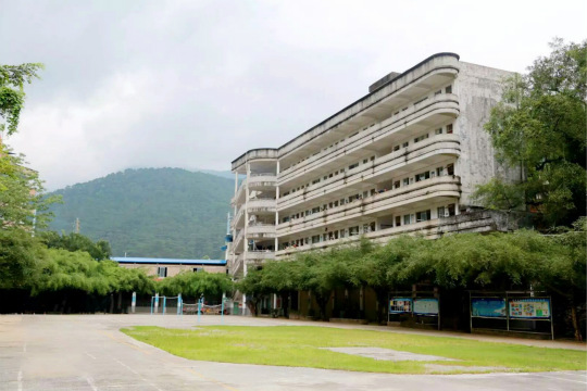 西山校区教学楼